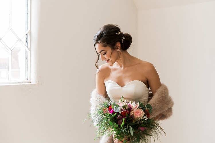Luxe Copper & Red Wedding Ideas http://www.danielle-smith-photography.com/