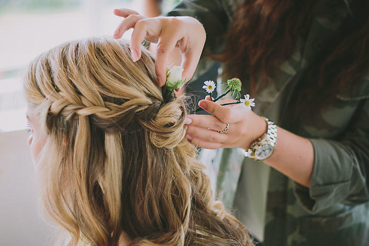 Lovely Greenery Farm Tipi Wedding http://www.victoriasomersethowphotography.co.uk/