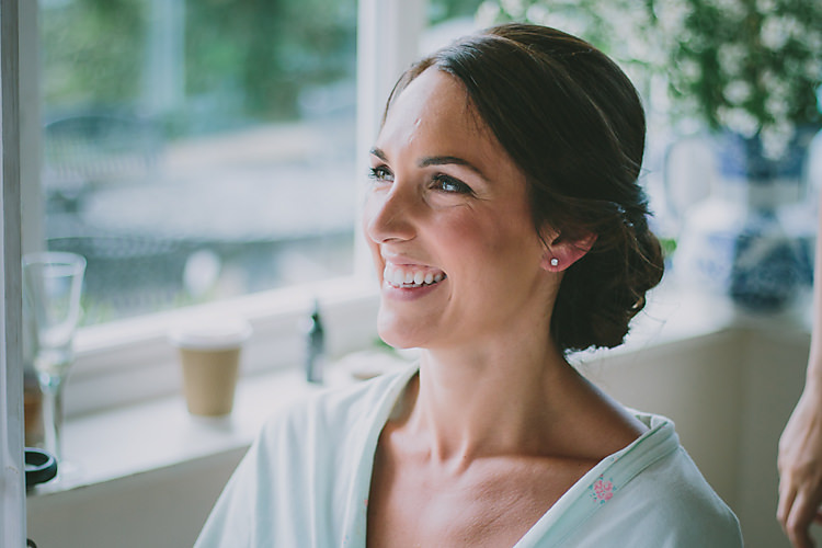 Lovely Greenery Farm Tipi Wedding http://www.victoriasomersethowphotography.co.uk/