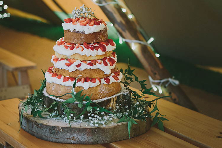 Naked Cake Victoria Sponge Log Stand Berries Flowers Layer Lovely Greenery Farm Tipi Wedding http://www.victoriasomersethowphotography.co.uk/