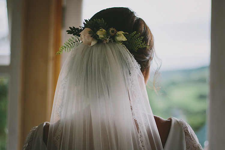Flowers Hair Bride Bridal Veil Lovely Greenery Farm Tipi Wedding http://www.victoriasomersethowphotography.co.uk/