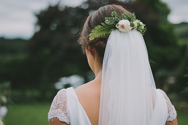 Flowers Hair Bride Bridal Veil Lovely Greenery Farm Tipi Wedding http://www.victoriasomersethowphotography.co.uk/