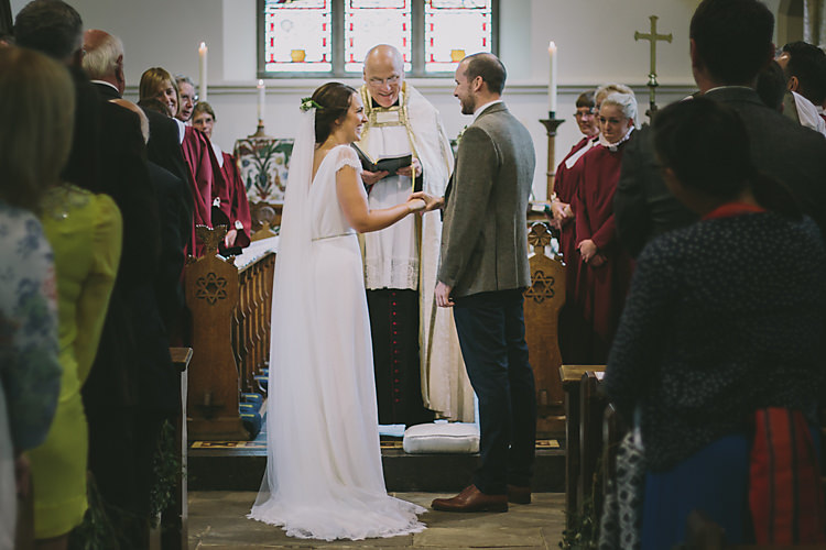 Lovely Greenery Farm Tipi Wedding http://www.victoriasomersethowphotography.co.uk/