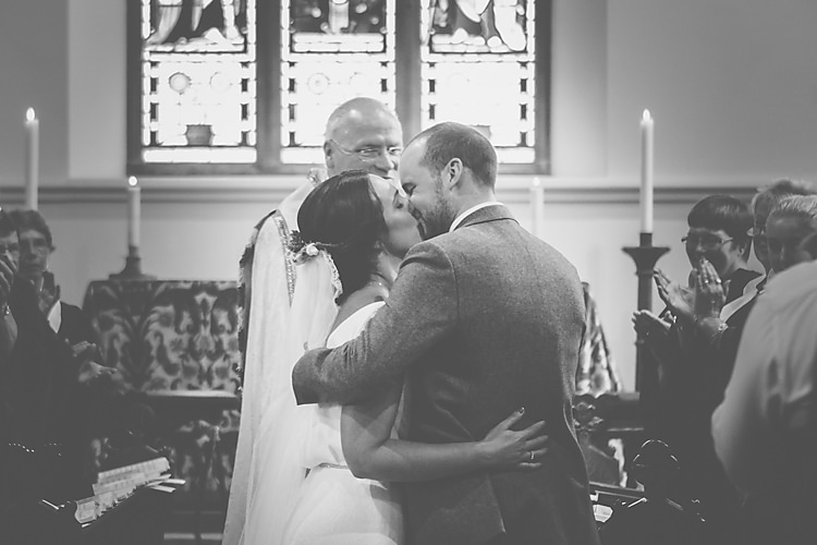 Lovely Greenery Farm Tipi Wedding http://www.victoriasomersethowphotography.co.uk/