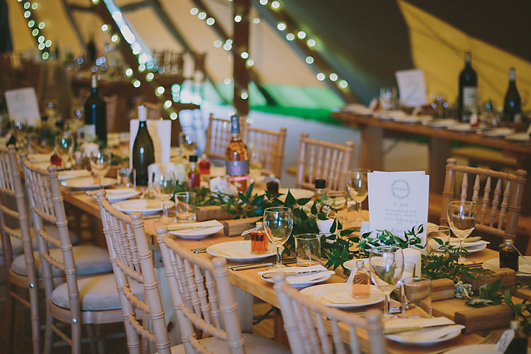 Lovely Greenery Farm Tipi Wedding http://www.victoriasomersethowphotography.co.uk/