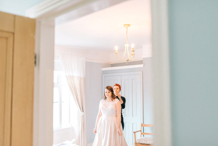 Playful Stylish Navy Winter Wedding http://sarahjaneethan.co.uk/