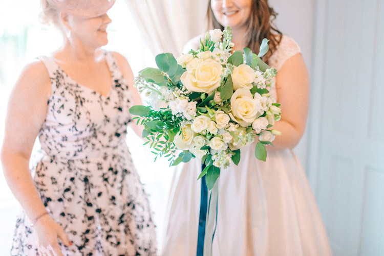 Playful Stylish Navy Winter Wedding http://sarahjaneethan.co.uk/