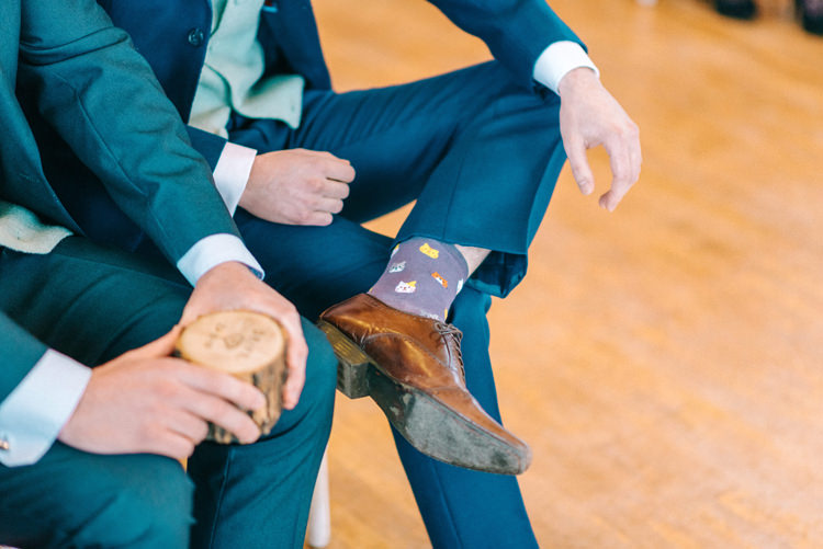 Playful Stylish Navy Winter Wedding http://sarahjaneethan.co.uk/