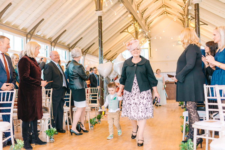 Playful Stylish Navy Winter Wedding http://sarahjaneethan.co.uk/