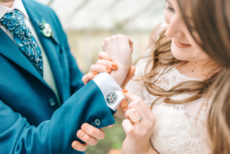 Playful Stylish Navy Winter Wedding http://sarahjaneethan.co.uk/
