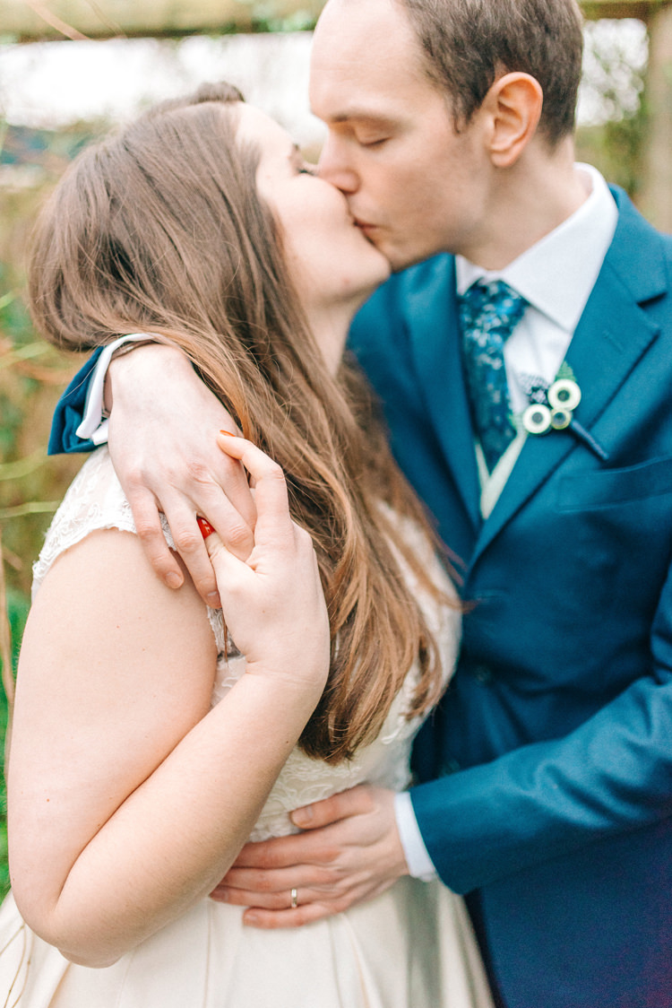 Playful Stylish Navy Winter Wedding http://sarahjaneethan.co.uk/