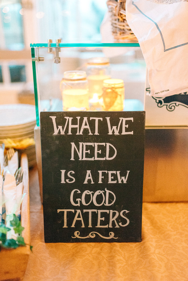 Playful Stylish Navy Winter Wedding http://sarahjaneethan.co.uk/