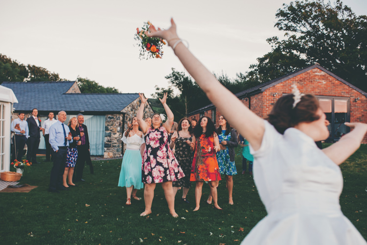 Bright Retro Vintage Sea Wedding http://www.larissajoice.co.uk/ 