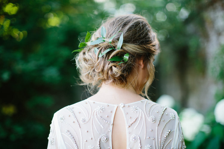 Hair Bride Bridal Foliage Wild Romance Greenery Wedding Ideas http://www.melissabeattie.com/