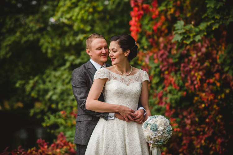 Crafty Rustic Farm Barn Wedding http://www.sophieduckworthphotography.com/