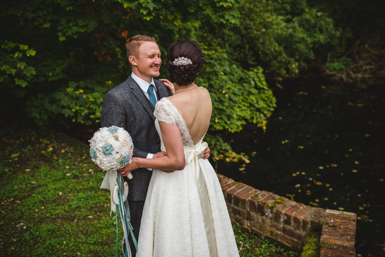 Crafty Rustic Farm Barn Wedding http://www.sophieduckworthphotography.com/