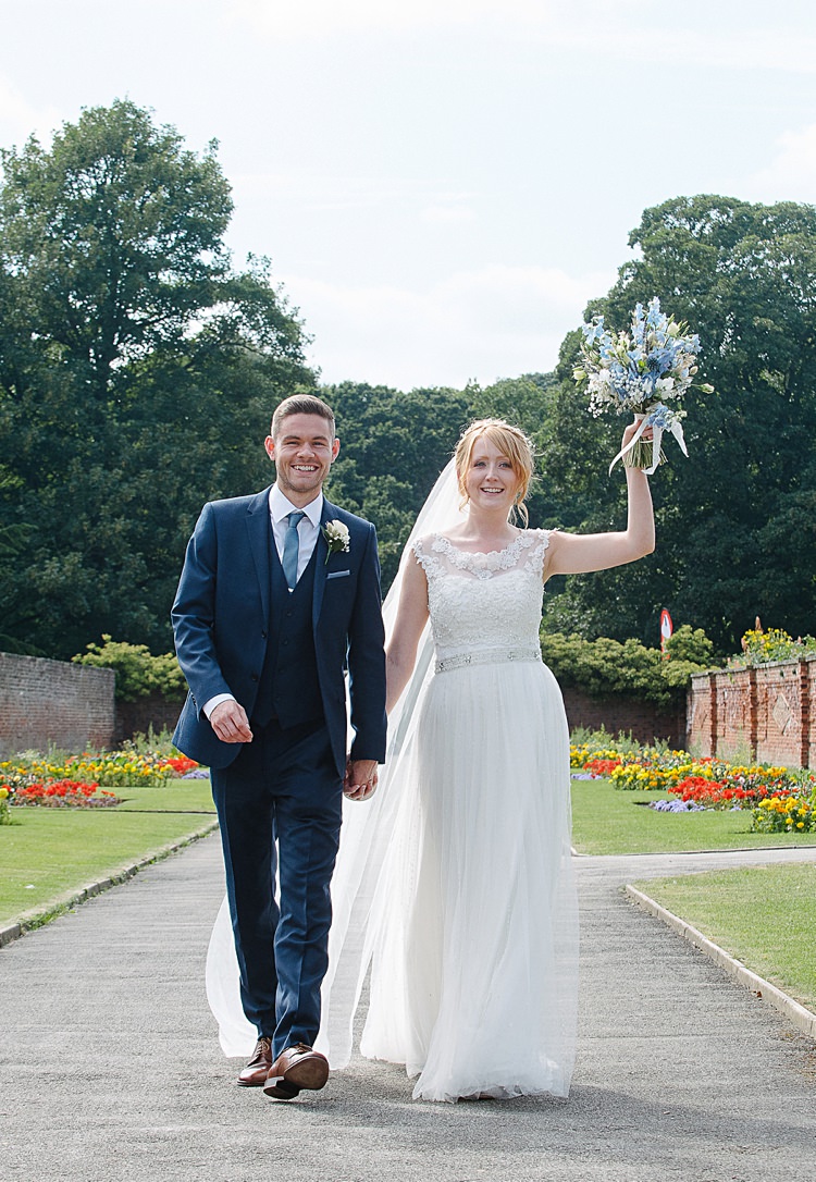 Pretty Pale Blue Summer Wedding http://www.georginabrewster.com/
