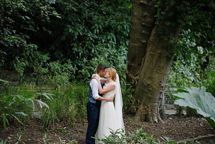 Pretty Pale Blue Summer Wedding http://www.georginabrewster.com/