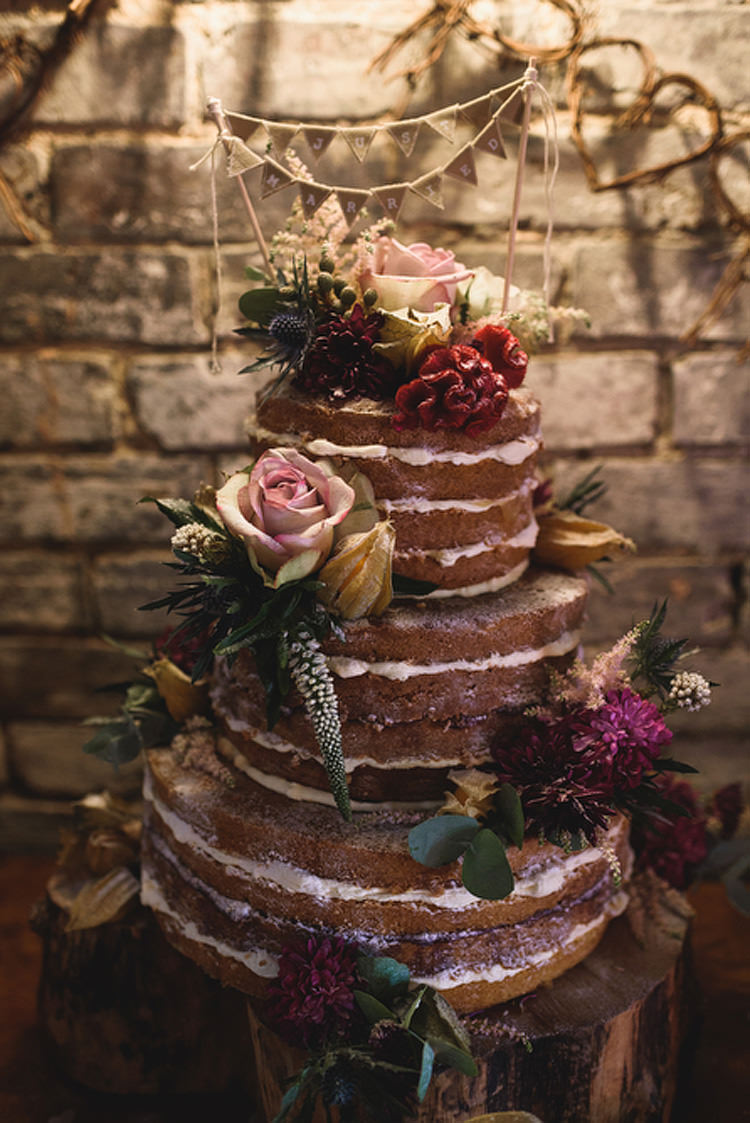 Naked Cake Layer Fruit Berries Bunting Topper Quirky Vintage Glamour Wedding https://www.jacksonandcophotography.com/
