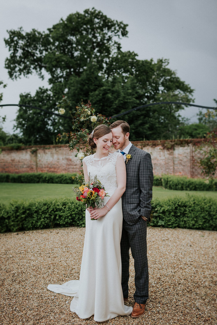 Stylish Hand Made Rainy Summer Barn Wedding http://www.kategrayphotography.com/