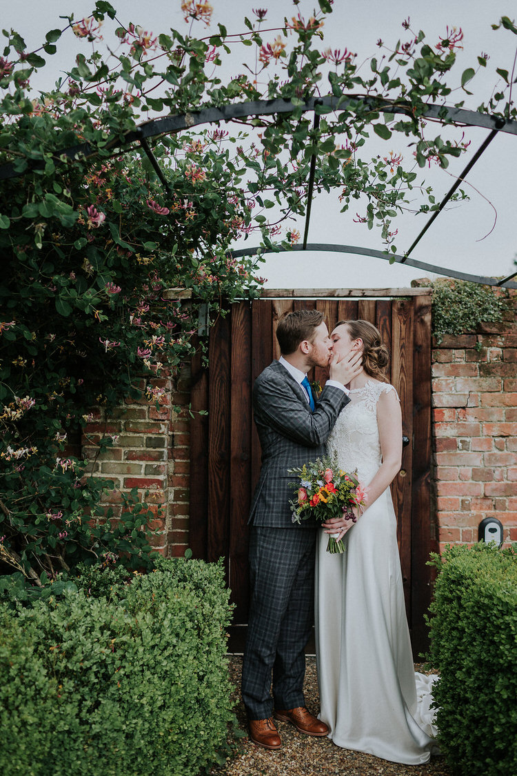 Stylish Hand Made Rainy Summer Barn Wedding http://www.kategrayphotography.com/