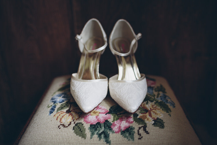 Blush Navy DIY Tipi Wedding Home http://www.kategrayphotography.com/