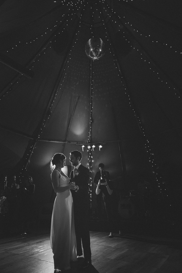 Blush Navy DIY Tipi Wedding Home http://www.kategrayphotography.com/