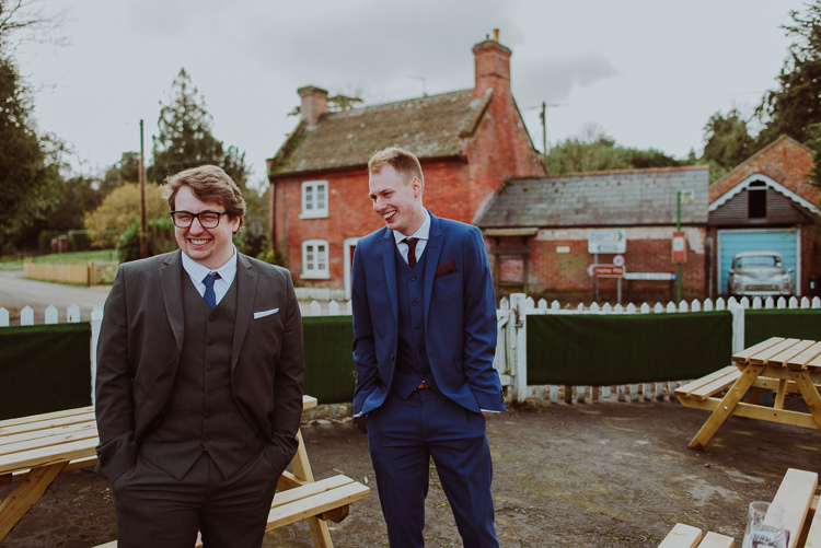 Modern Minimal Botanical Winter Wedding http://bigbouquet.co.uk/