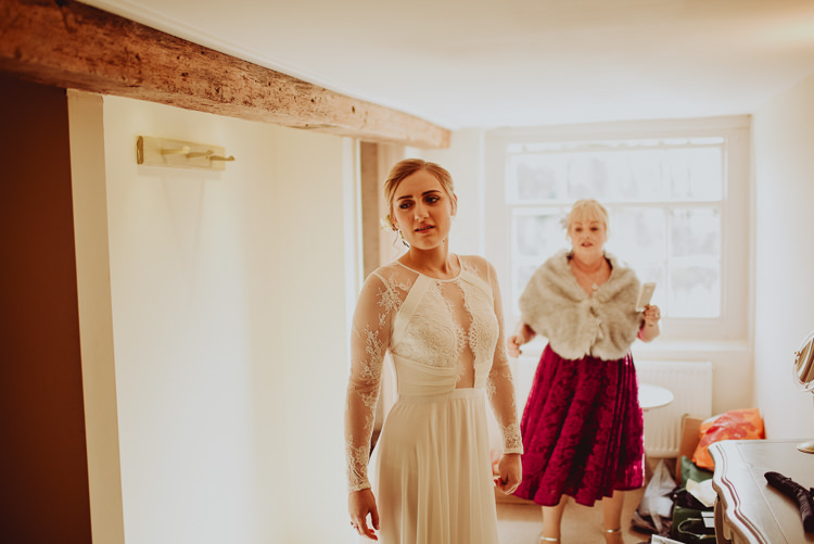 Modern Minimal Botanical Winter Wedding http://bigbouquet.co.uk/