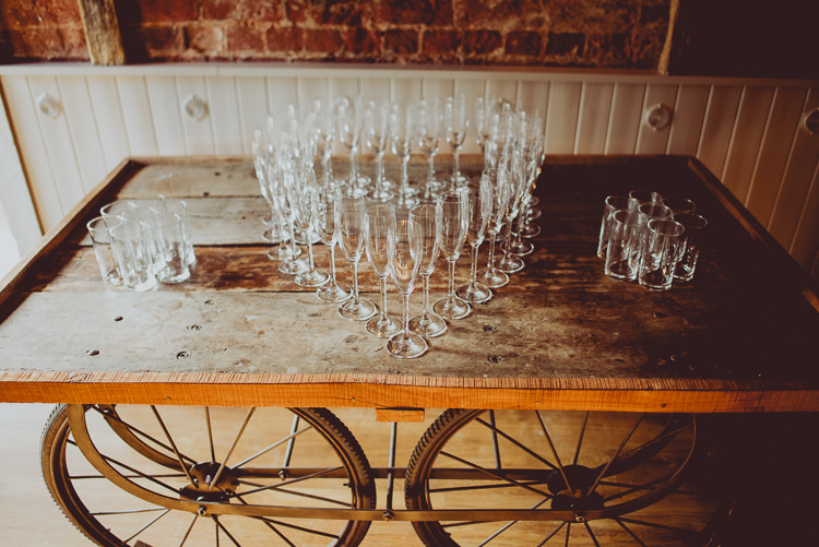 Drink Cart Welcome Heart Glasses Modern Minimal Botanical Winter Wedding http://bigbouquet.co.uk/