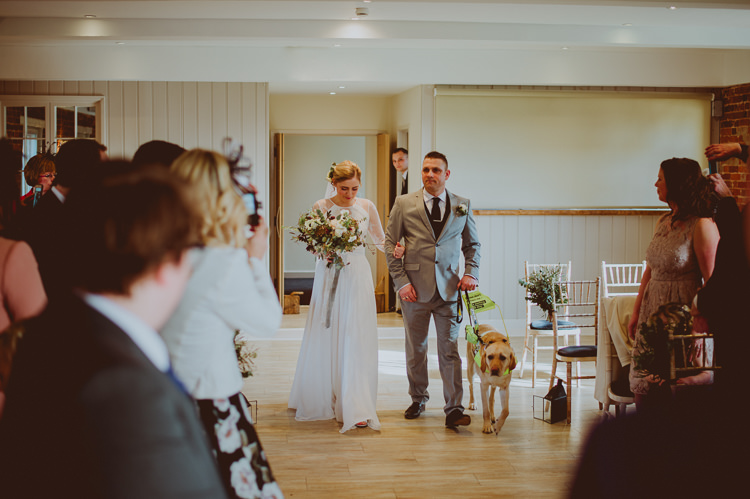 Modern Minimal Botanical Winter Wedding http://bigbouquet.co.uk/