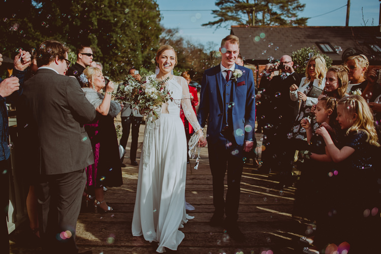 Bubbles Confetti Bride Groom Modern Minimal Botanical Winter Wedding http://bigbouquet.co.uk/