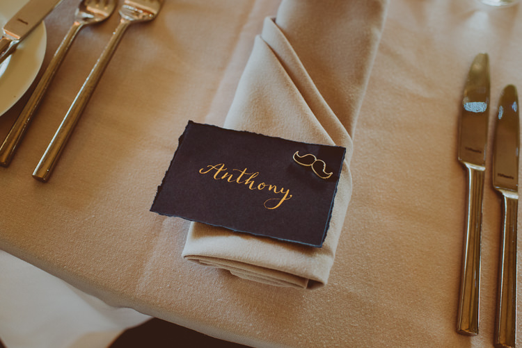 Gold Calligraphy Place Names Setting Cards Modern Minimal Botanical Winter Wedding http://bigbouquet.co.uk/
