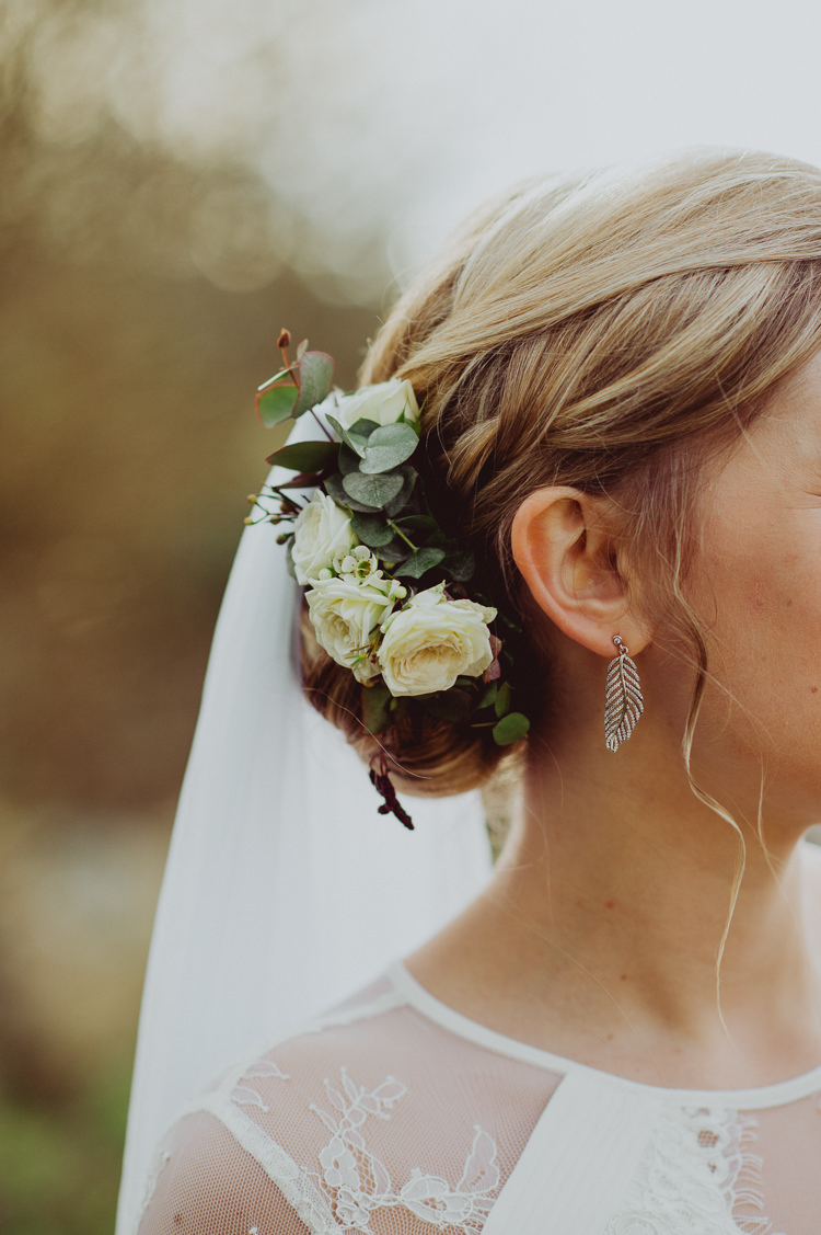 Flowers Hair Bride Bridal Style Up Do Modern Minimal Botanical Winter Wedding http://bigbouquet.co.uk/