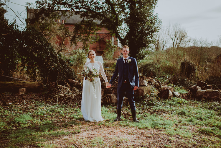 Modern Minimal Botanical Winter Wedding http://bigbouquet.co.uk/