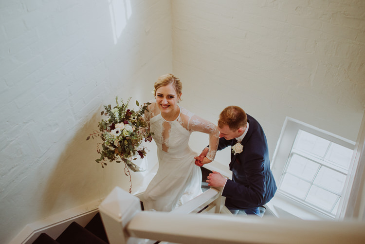 Modern Minimal Botanical Winter Wedding http://bigbouquet.co.uk/