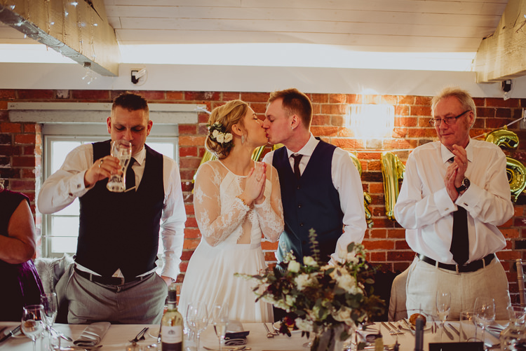 Modern Minimal Botanical Winter Wedding http://bigbouquet.co.uk/