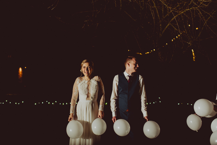 Modern Minimal Botanical Winter Wedding http://bigbouquet.co.uk/