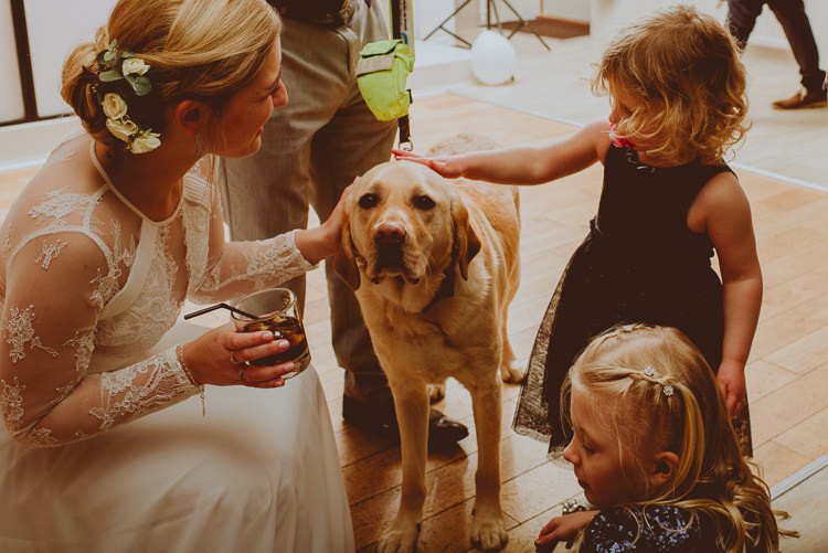 Modern Minimal Botanical Winter Wedding http://bigbouquet.co.uk/