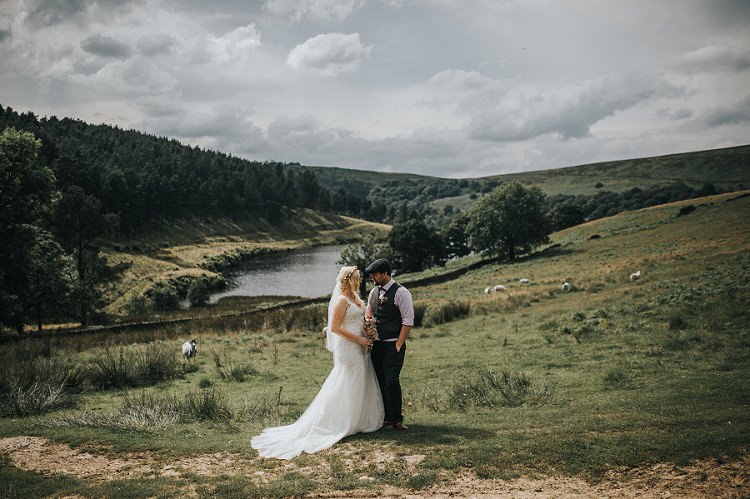 Enchanting Woodland Boho Wedding http://www.kerrydiamondphotography.com/
