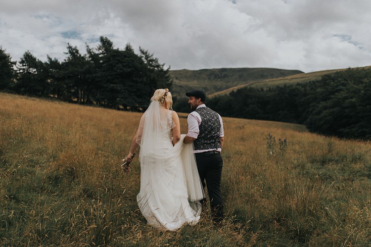 Enchanting Woodland Boho Wedding http://www.kerrydiamondphotography.com/