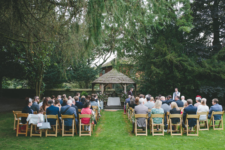 Delightfully Natural Pretty Garden Wedding http://www.elliegracephotography.co.uk/