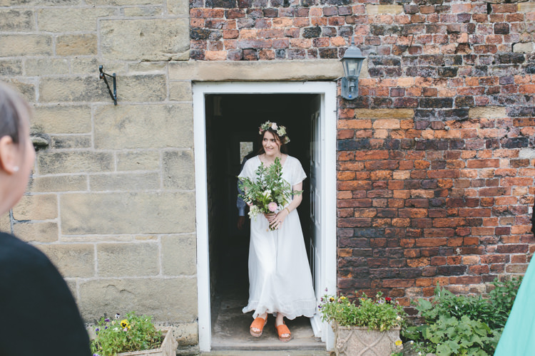 Delightfully Natural Pretty Garden Wedding http://www.elliegracephotography.co.uk/