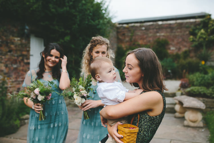 Delightfully Natural Pretty Garden Wedding http://www.elliegracephotography.co.uk/