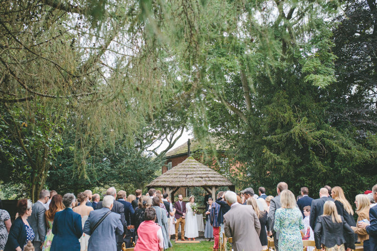 Delightfully Natural Pretty Garden Wedding http://www.elliegracephotography.co.uk/