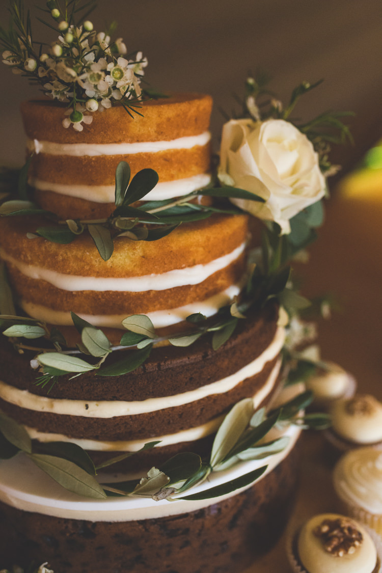 Naked Bare Cake Sponge Layer Flowers Foliage Greenery Delightfully Natural Pretty Garden Wedding http://www.elliegracephotography.co.uk/