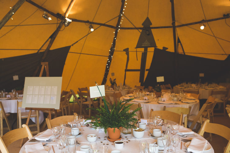 Delightfully Natural Pretty Garden Wedding http://www.elliegracephotography.co.uk/