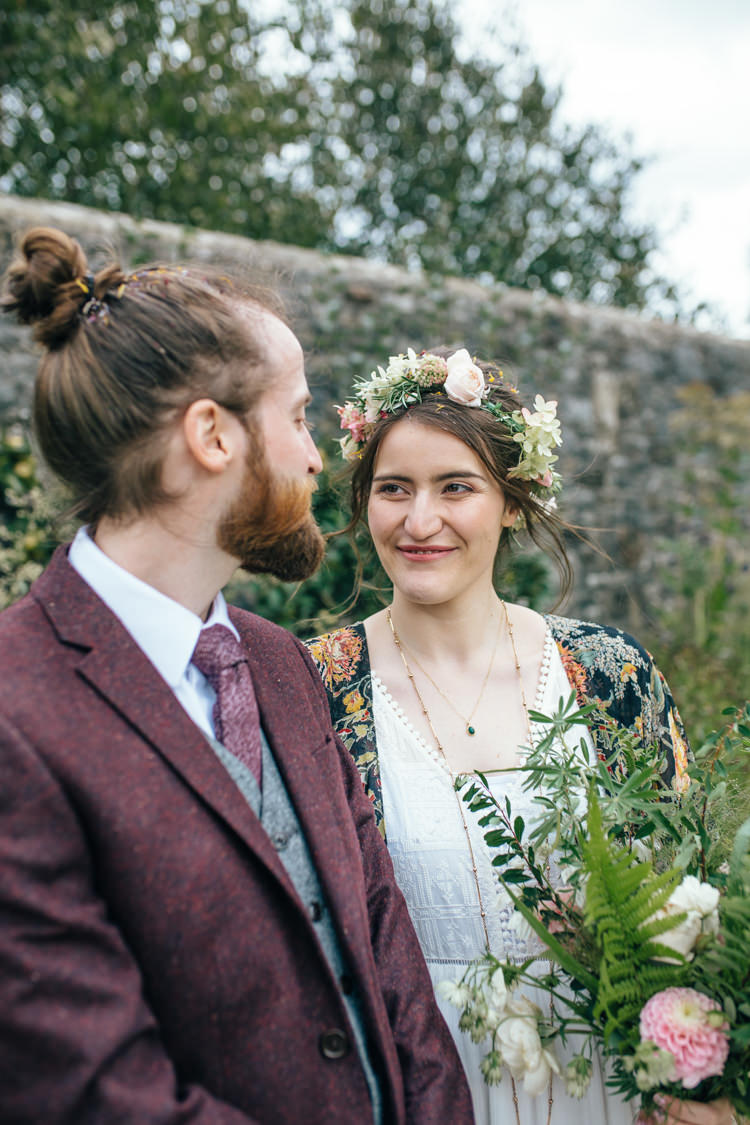 Bride Bridal Flower Crown Headdress Delightfully Natural Pretty Garden Wedding http://www.elliegracephotography.co.uk/
