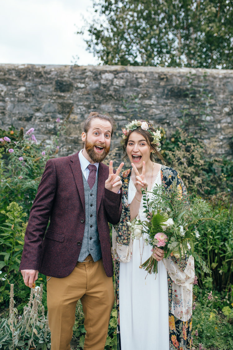 Delightfully Natural Pretty Garden Wedding http://www.elliegracephotography.co.uk/
