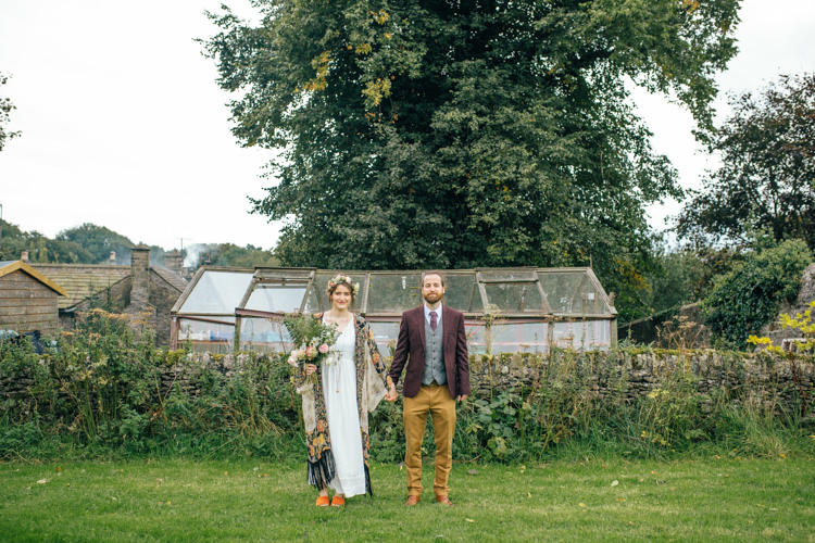 Delightfully Natural Pretty Garden Wedding http://www.elliegracephotography.co.uk/